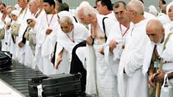 شؤون الحرمين تجهز 30 شاحنة مليئة بعبوات زمزم لتوزيعها على ضيوف الرحمن