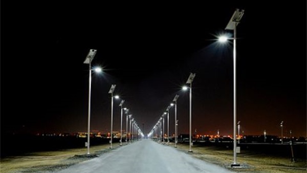 وضع خطة زمنية لتغطية أعمدة الإنارة فى سوهاج وضع خطة زمنية لتغطية أعمدة الإنارة فى سوهاج