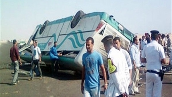 مصرع وإصابة 19 في حادث تصادم بطريق أسوان الصحراوي