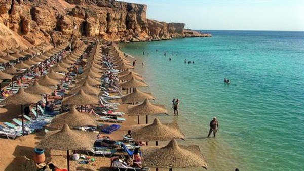 وكالات: سياح بريطانيون قد ينتظرون 10 أيام في شرم الشيخ وكالات: سياح بريطانيون قد ينتظرون 10 أيام في شرم الشيخ
