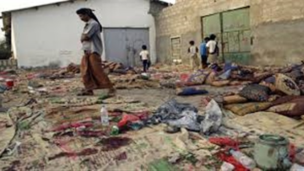 10 قتلى من القوات اليمنية في تفجير انتحاري 10 قتلى من القوات اليمنية في تفجير انتحاري