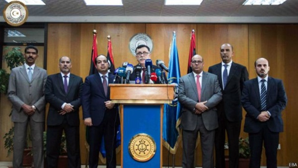 حكومة الوفاق الليبية تدعو جميع قواتها لاستعادة الموانىء النفطية