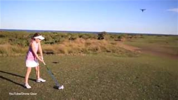 بالفيديو.. طفلة تسقط طائرة درون بكرة غولف