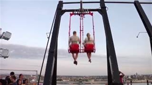 بالفيديو.. هل تجرؤ على اللهو بهذه الأرجوحة؟