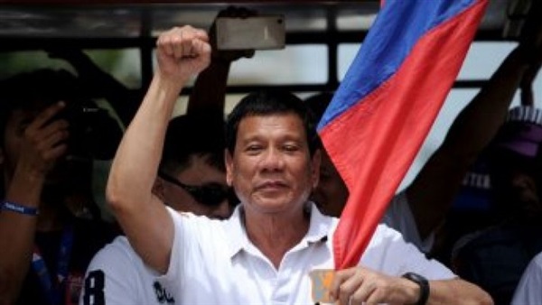 بالتفاصيل.. رئيس الفلبين يطالب القوات الأمريكية بمغادرة بلاده