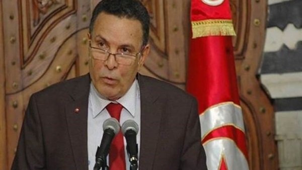 وزير الدفاع التونسي يتفقد قاعدة عسكرية بولاية منوبة وزير الدفاع التونسي يتفقد قاعدة عسكرية بولاية منوبة