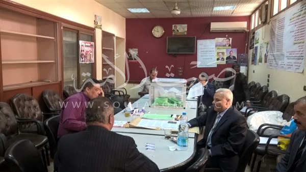 بالصور.. إقبال ضعيف على انتخابات «المحامين» بقنا بالصور.. إقبال ضعيف على انتخابات «المحامين» بقنا