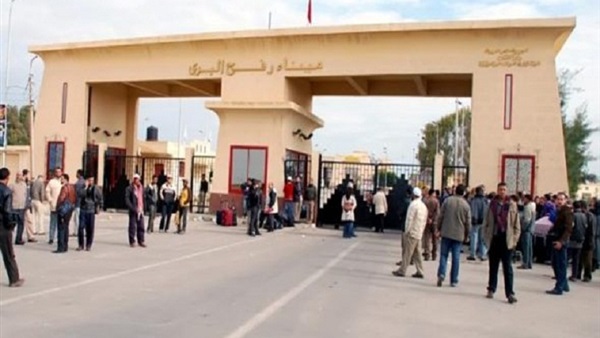 فتح معبر رفح البري 4 أيام لعودة حجاج قطاع غزة فتح معبر رفح البري 4 أيام لعودة حجاج قطاع غزة