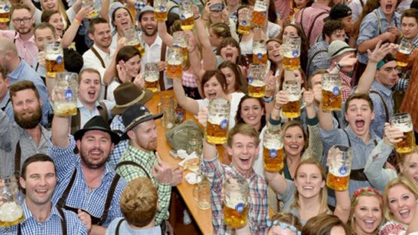 ألمانيا تشدد الإجراءات الأمنية خلال مهرجان «اكتوبرفست»