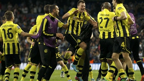 «دورتموند» يتقدم على «دارمشتات» فى الشوط الأول