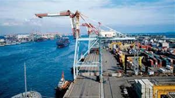 ننشر حركة تداول السفن بميناء دمياط
