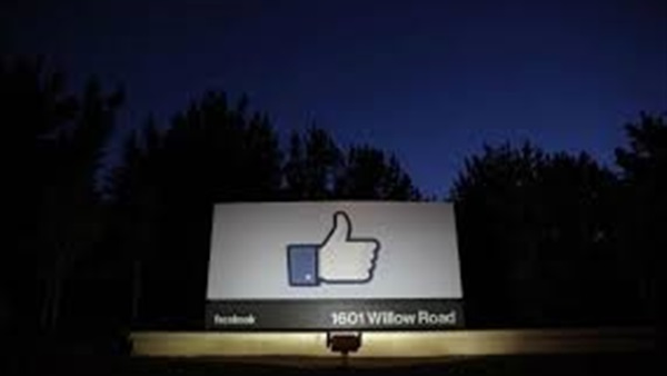 10 بدائل بعد زيادة كروت الشحن.. «facebook» يمكنك الإتصال بأي من أصدقائك.. «skype» الأفضل في مكالمات الفيديو.. «LINE» يتيح لك إنجاز عملك.. و«KakaoTalk» يدعم العديد من أنظمة الهواتف 10 بدائل بعد زيادة كروت الشحن.. «facebook» يمكنك الإتصال بأي من أصدقائك.. «skype» الأفضل في مكالمات الفيديو.. «LINE» يتيح لك إنجاز عملك.. و«KakaoTalk» يدعم العديد من أنظمة الهواتف