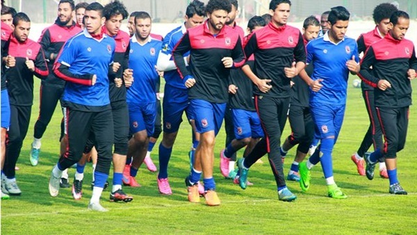 الأهلى يفاضل بين معسكر خارجي وداخلي أثناء توقف الدوري الأهلى يفاضل بين معسكر خارجي وداخلي أثناء توقف الدوري