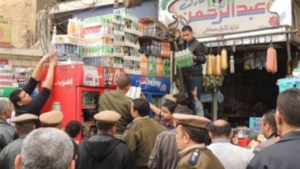 ضبط 250 عبوة غذائية منتهية الصلاحية في حملة تموينية بالغردقة ضبط 250 عبوة غذائية منتهية الصلاحية في حملة تموينية بالغردقة