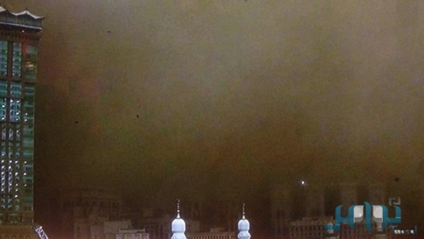 عاصفة ترابية في الحرم المكي عاصفة ترابية في الحرم المكي