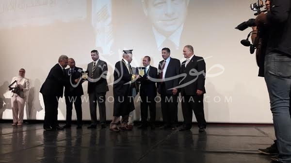 بالصور..«علميين الإسكندرية»: نأمل إعادة الثقة بين الصناعة والبحث العلمى بالصور..«علميين الإسكندرية»: نأمل إعادة الثقة بين الصناعة والبحث العلمى
