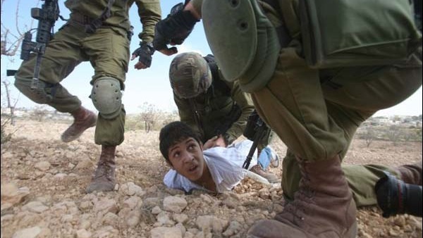 الاحتلال الإسرائيلي يقتل طفلا ويعتقل 28 فلسطينيا بالضفة الغربية الاحتلال الإسرائيلي يقتل طفلا ويعتقل 28 فلسطينيا بالضفة الغربية