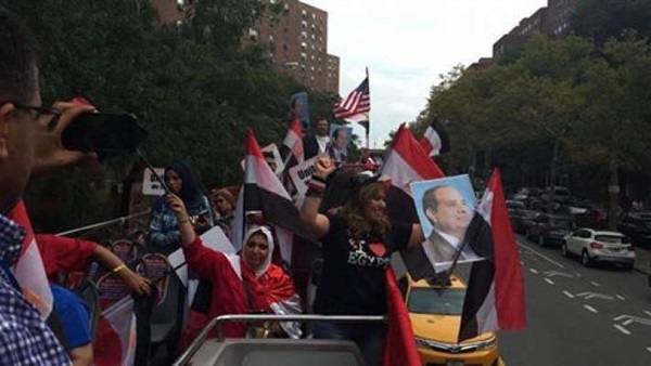 المصريون بأمريكا ينظمون تظاهرة حب وتأييد لمصر وللسيسي أمام الأمم المتحدة المصريون بأمريكا ينظمون تظاهرة حب وتأييد لمصر وللسيسي أمام الأمم المتحدة