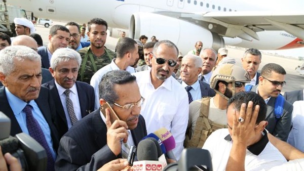 الحكومة اليمنية تعود لعدن لمباشرة أعمالها الحكومة اليمنية تعود لعدن لمباشرة أعمالها