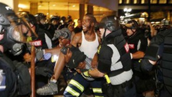 إصابة 6 أشخاص اثر سقوط صاروخ على سوق بتركيا من سوريا