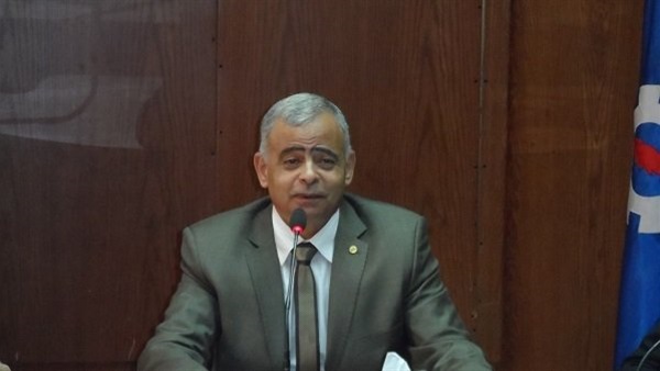 محافظ السويس: إنارة طريق مصرــ السويس بالطاقة الشمسية محافظ السويس: إنارة طريق مصرــ السويس بالطاقة الشمسية