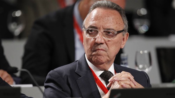 نائب برشلونة السابق: تنكرت بزيّ نادل للتعاقد مع البرازيلي رونالدو نائب برشلونة السابق: تنكرت بزيّ نادل للتعاقد مع البرازيلي رونالدو