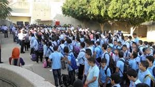 الكومي يتفقد استعدادات مدارس عين شمس استعداد للعام الدراسي الجديد