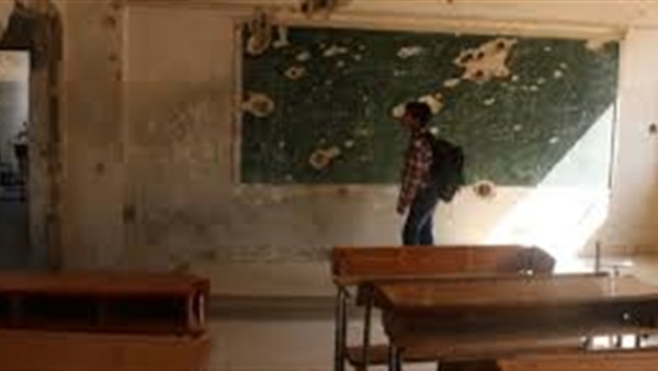 سوريا تعود إلى عصر "الكتاتيب".. لا مدارس تحت القصف سوريا تعود إلى عصر "الكتاتيب".. لا مدارس تحت القصف