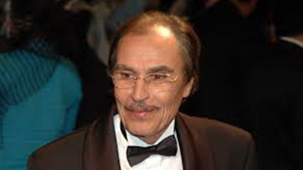 عزت العلايلي يضع مهرجان الإسكندرية في موقف صعب عزت العلايلي يضع مهرجان الإسكندرية في موقف صعب