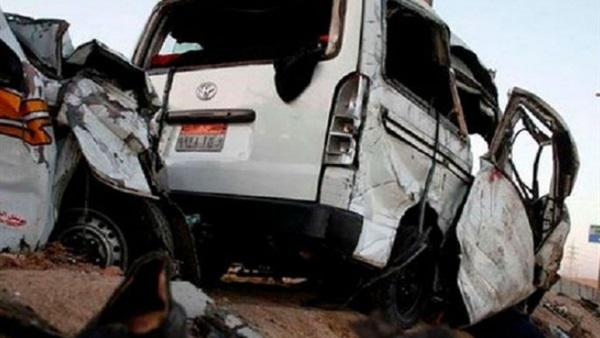 إصابة 3 أشخاص إثر اصطدام «ميكروباص» بسور كوبرى ناهيا 