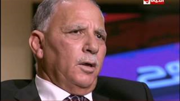 نجل المشير «عامر»: والدى تعرض للضرب ليوقع ورقة انتحاره نجل المشير «عامر»: والدى تعرض للضرب ليوقع ورقة انتحاره