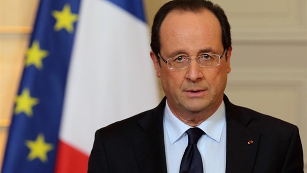 أولاند يؤكد عزم فرنسا على تفكيك مخيم للاجئين نهائيا 