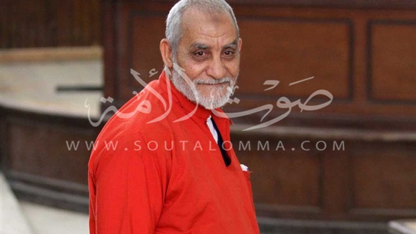 تأجيل إعادة محاكمة محمد بديع وقيادات الإخوان بـ«غرفة عمليات رابعة»