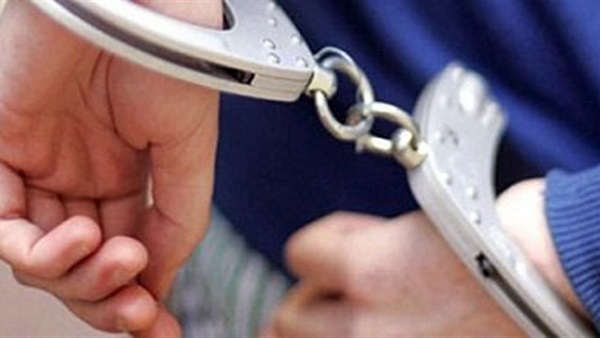 ضبط ضابط شرطة يحمل مواد مخدرة في أكتوبر