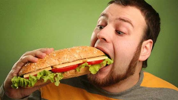 دراسة : جيناتك قد تكون سبب إدمانك للوجبات السريعة