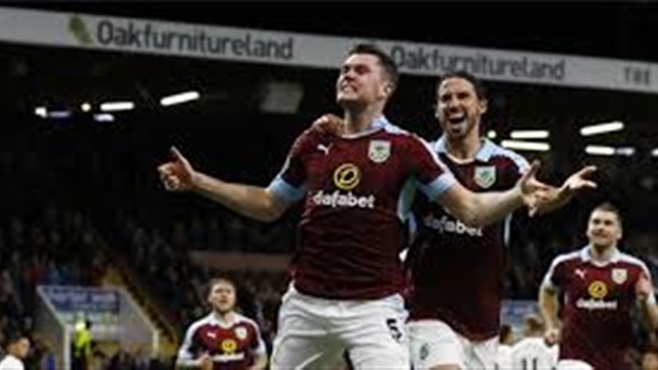 بيرنلي يفوز على واتفورد 2-صفر في الدورى الانجليزى بيرنلي يفوز على واتفورد 2-صفر في الدورى الانجليزى