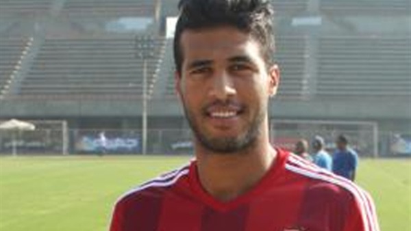 "بيسيرو" يطالب الأهلى بالاستغناء عن "شريف حازم" "بيسيرو" يطالب الأهلى بالاستغناء عن "شريف حازم"