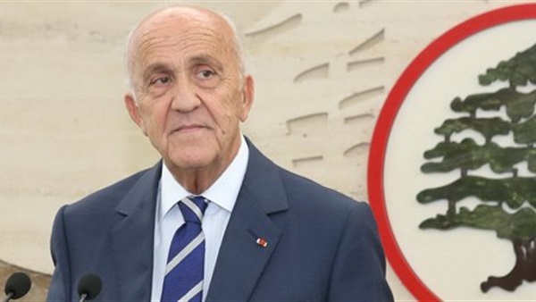 وزير الدفاع اللبناني يعلن التمديد لقائد الجيش لحين تعيين آخر وزير الدفاع اللبناني يعلن التمديد لقائد الجيش لحين تعيين آخر