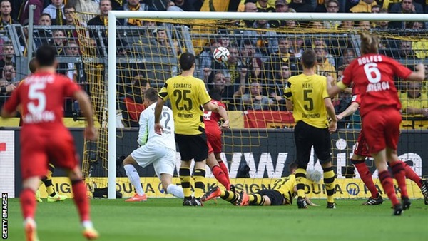 «دورتموند»يخسر من «ليفركوزن» ويفشل في تضييق الفارق مع بايرن ميونخ «دورتموند»يخسر من «ليفركوزن» ويفشل في تضييق الفارق مع بايرن ميونخ