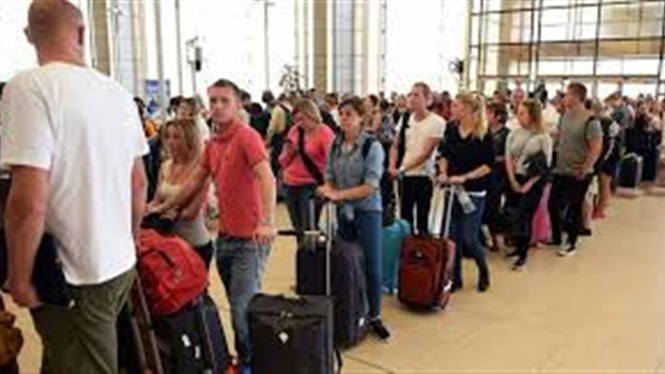 وصول ومغادرة 52 رحلة طيران تقل 4 آلاف و788 سائحا محليا ودوليا بمطار شرم الشيخ وصول ومغادرة 52 رحلة طيران تقل 4 آلاف و788 سائحا محليا ودوليا بمطار شرم الشيخ