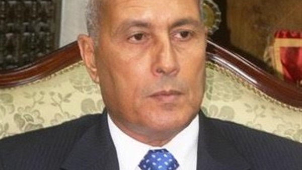 محافظ السويس يتفقد أعمال تطوير شارع الجلاء