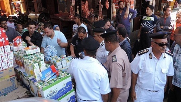 تحرير عدد من المحاضر للتجار المتلاعبين فى حملة تموينية بكفر الشيخ تحرير عدد من المحاضر للتجار المتلاعبين فى حملة تموينية بكفر الشيخ