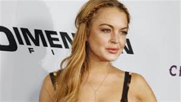 لينزي لوهان تخضع لجراحة تثبيت "نصف إصبع" بعد حادث لينزي لوهان تخضع لجراحة تثبيت "نصف إصبع" بعد حادث