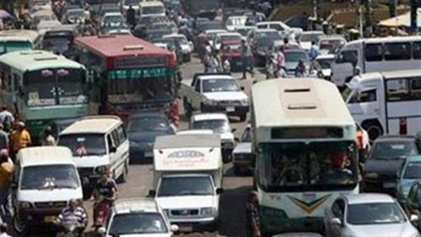 كثافات مرورية بميدان الحجاز بسبب ‏كسر ماسورة غاز 