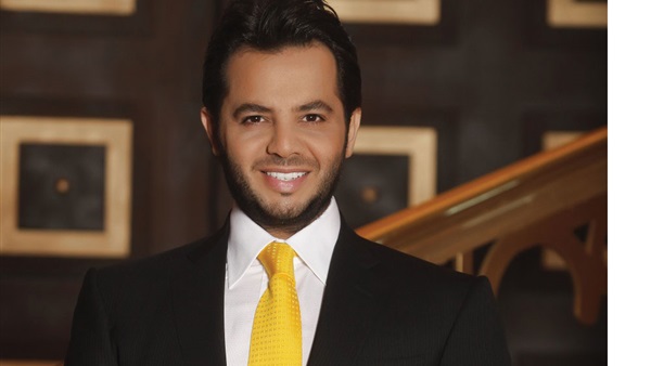 «نيشان» أول إعلامي عربي يقدم حفل جوائز لـ«اللاجئين»