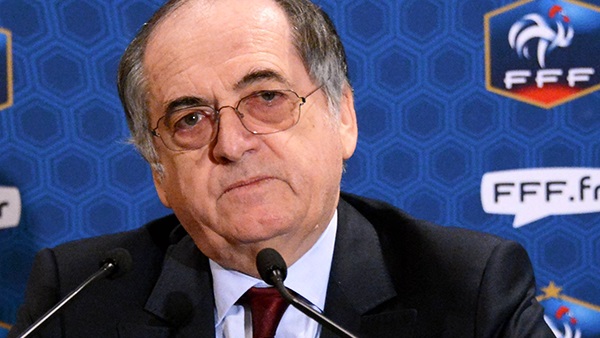 رئيس الاتحاد الفرنسي لكرة القدم: بنزيمة بإمكانه الانضمام لمنتخب "الديوك" رئيس الاتحاد الفرنسي لكرة القدم: بنزيمة بإمكانه الانضمام لمنتخب "الديوك"