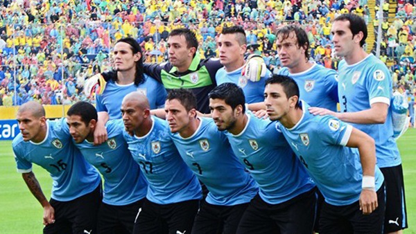 أوروجواي تكتسح فنزويلا بثلاثية نظيفة في تصفيات كأس العالم 2018
