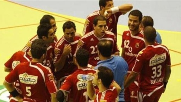 الأهلي يواصل صدارة دوري اليد بالفوز علي هليوبوليس الأهلي يواصل صدارة دوري اليد بالفوز علي هليوبوليس
