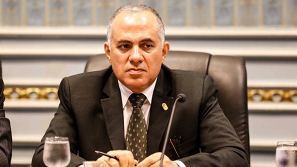 وزير الري يتلقى تقريرا حول مستجدات مشروع قناطر أسيوط الجديدة