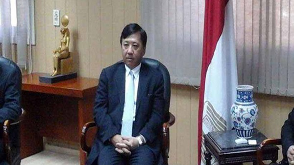 طبيب مصري يحصل على وسام الشمس المشرقة الياباني طبيب مصري يحصل على وسام الشمس المشرقة الياباني
